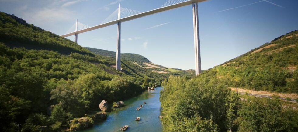 Viaduc de Millau, site emblématique proche des locations saisonnières à Millau