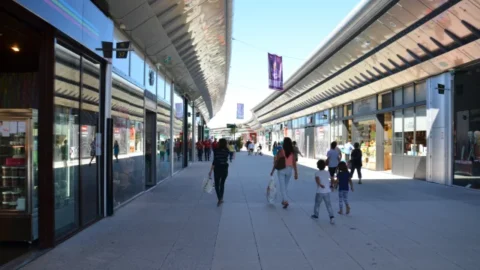 Odysseum Montpellier, quartier dynamique proche des plages avec forte demande en location courte durée